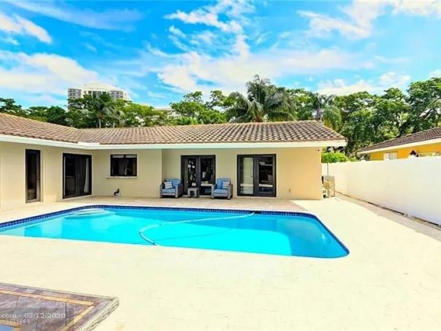 Продажа дома по адресу 4041 NE 34th Avenue - фото 5981641