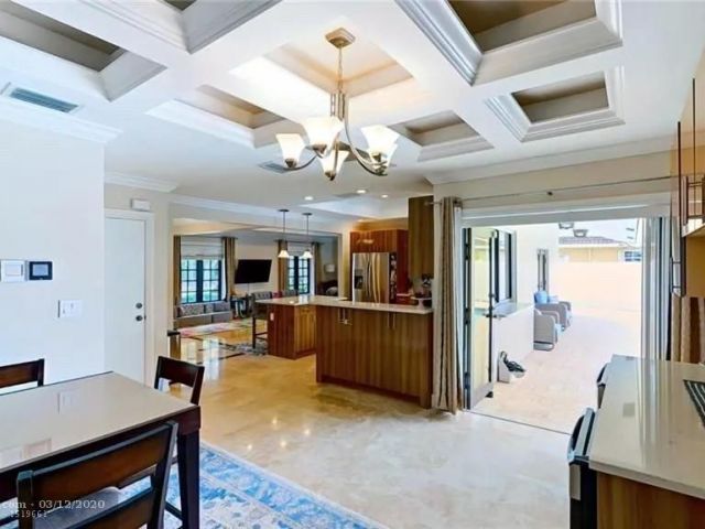 Продажа дома по адресу 4041 NE 34th Avenue - фото 5981647