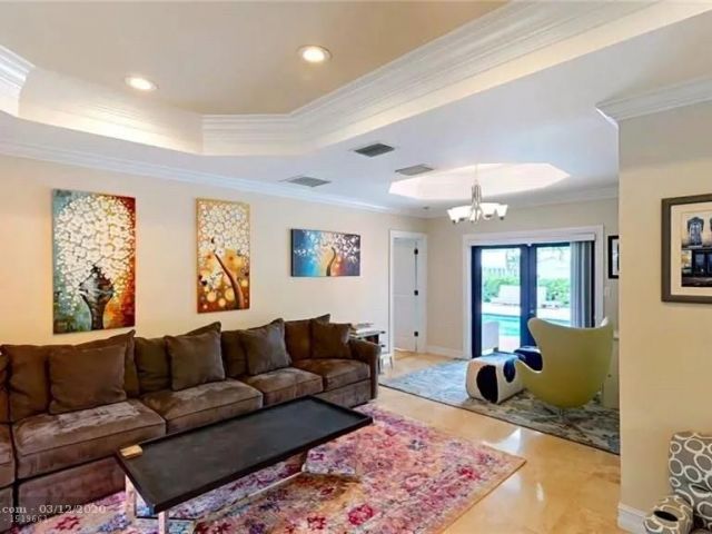 Продажа дома по адресу 4041 NE 34th Avenue - фото 5981648