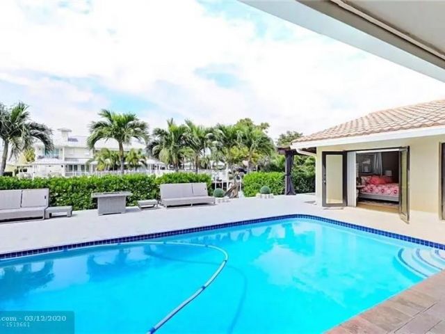 Продажа дома по адресу 4041 NE 34th Avenue - фото 5981653