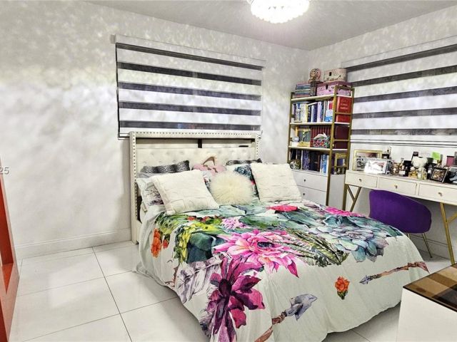 Продажа дома по адресу 2230 NW 175th St - фото 6009519