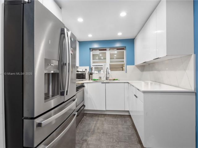 Продажа дома по адресу 34 NW 34th Ter - фото 5987220