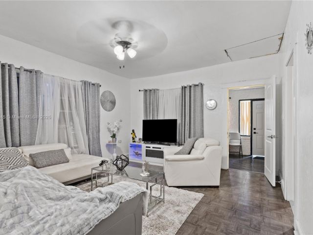 Продажа дома по адресу 34 NW 34th Ter - фото 5987221