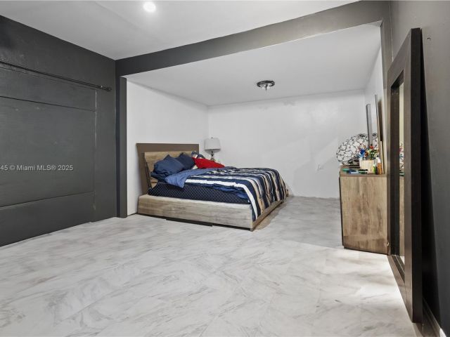 Продажа дома по адресу 34 NW 34th Ter - фото 5987223