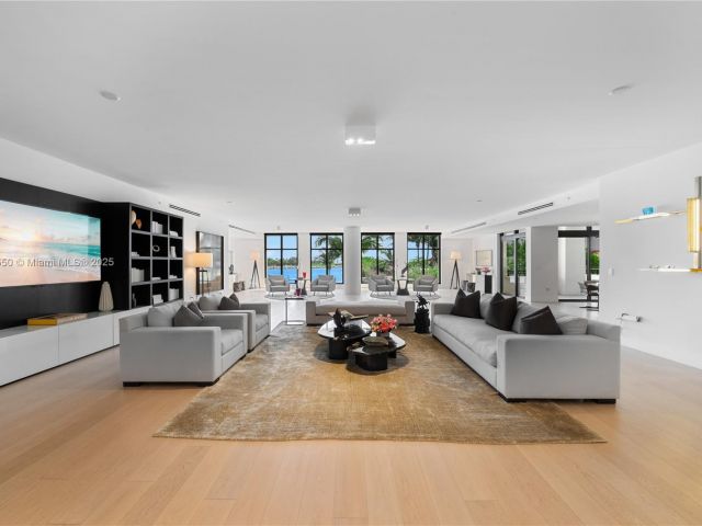 Продажа квартиры #7025 - фото 5975649