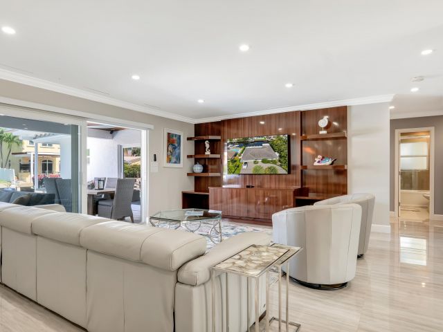 Дом в аренду по адресу 831 Dover Street - фото 5973580