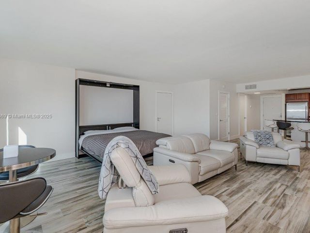 Продажа квартиры #1532 - фото 6029062