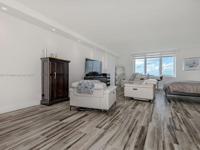 Продажа квартиры #1532 - фото 6029069