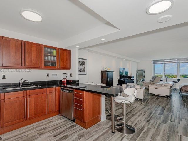 Продажа квартиры #1532 - фото 6029071