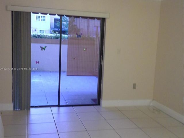 Дом в аренду по адресу 11795 SW 18th St 3-31 - фото 5973108