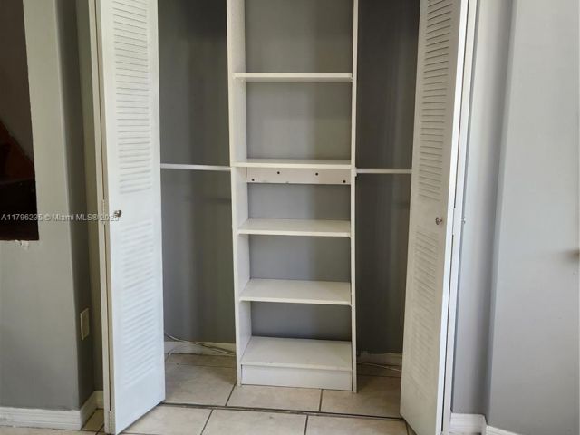 Дом в аренду по адресу 11795 SW 18th St 3-31 - фото 6030271