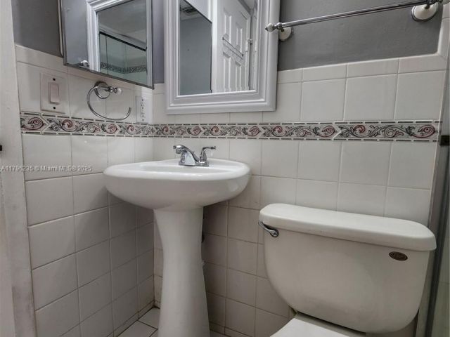 Дом в аренду по адресу 11795 SW 18th St 3-31 - фото 6030274