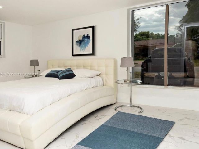 Продажа дома по адресу 2055 Keystone Blvd - фото 5976838