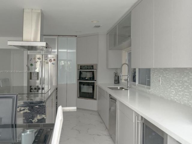 Продажа дома по адресу 2055 Keystone Blvd - фото 5976842