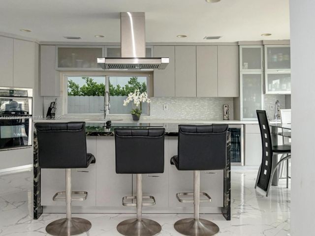 Продажа дома по адресу 2055 Keystone Blvd - фото 5976843