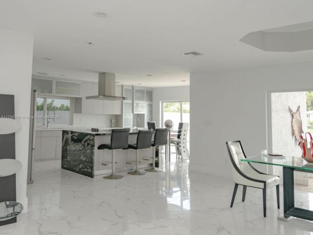 Продажа дома по адресу 2055 Keystone Blvd - фото 5976845