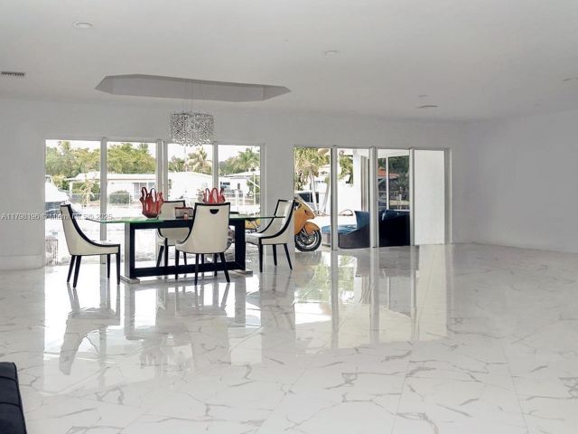 Продажа дома по адресу 2055 Keystone Blvd - фото 5976847