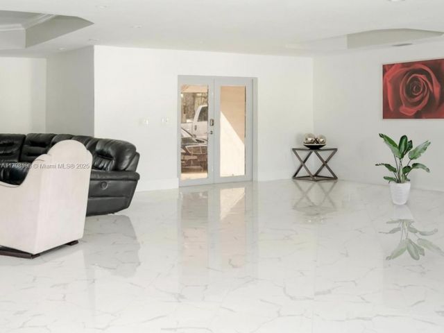 Продажа дома по адресу 2055 Keystone Blvd - фото 5976848