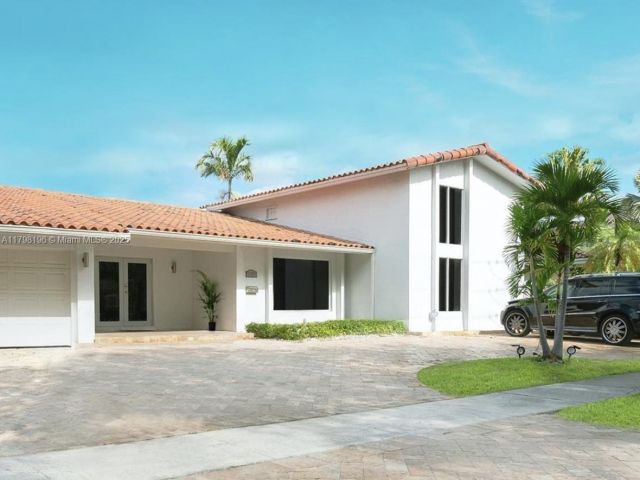 Продажа дома по адресу 2055 Keystone Blvd - фото 5976849