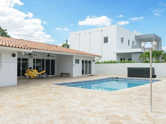 Продажа дома по адресу 2055 Keystone Blvd - фото 5976850