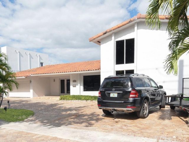 Продажа дома по адресу 2055 Keystone Blvd - фото 5976852