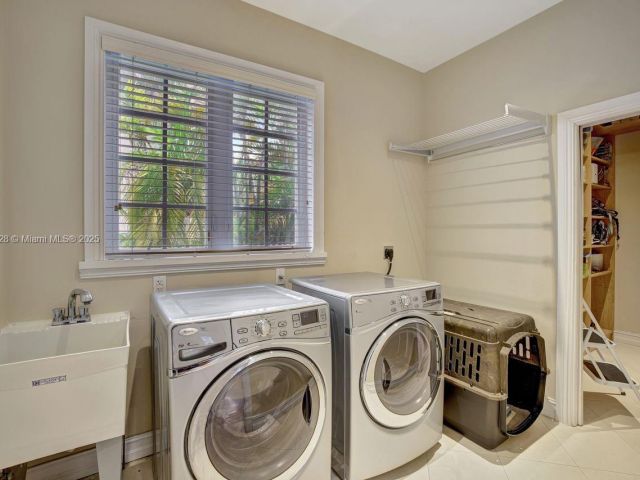 Дом в аренду по адресу 797 Ridgewood Rd - фото 5975697