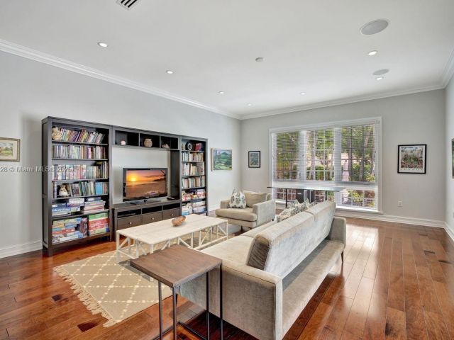 Дом в аренду по адресу 797 Ridgewood Rd - фото 5975701