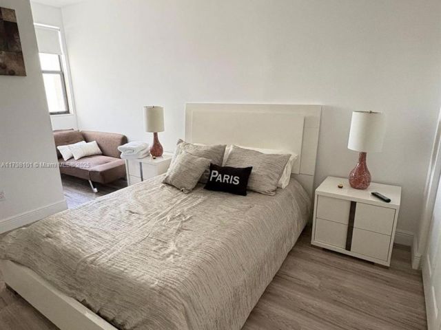 Продажа дома по адресу 5200 NW 83rd Ct - фото 5976455