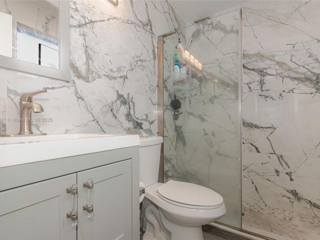 Продажа дома по адресу 11733 NW 11th St - фото 5976874