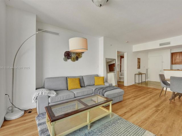 Продажа квартиры #2105W - фото 7431356