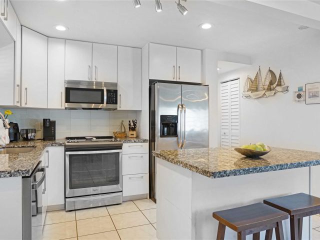 Дом в аренду по адресу 2716 N Ocean Blvd - фото 6003025