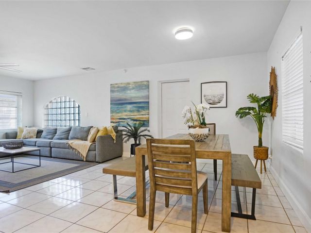 Дом в аренду по адресу 2716 N Ocean Blvd - фото 6003027