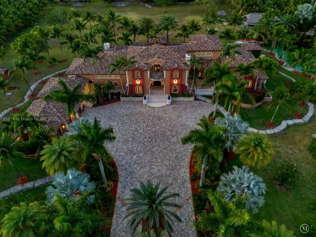 Продажа дома по адресу 17201 SW 248th St - фото 6046816