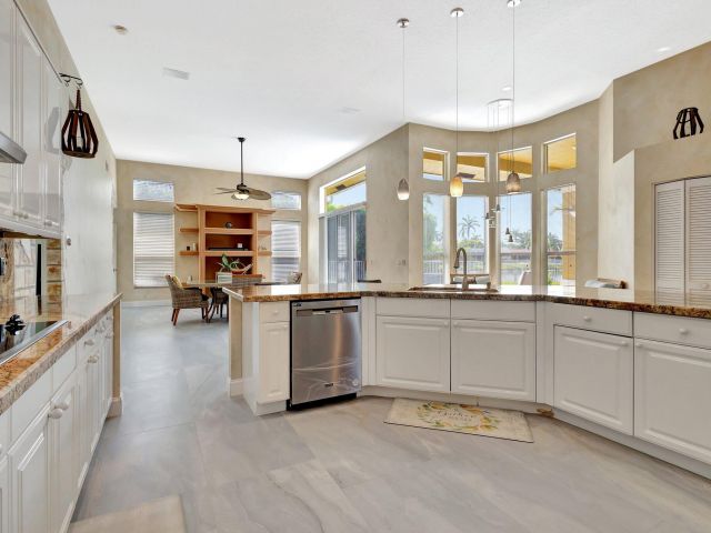 Продажа дома по адресу 19236 Bay Leaf Court - фото 6015487