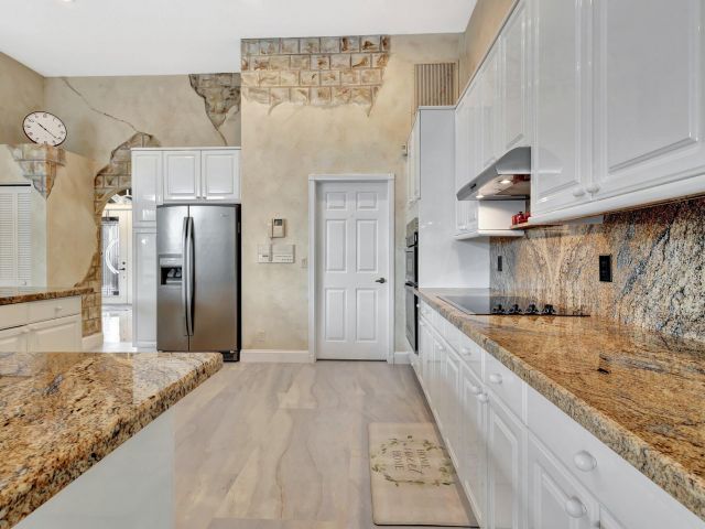 Продажа дома по адресу 19236 Bay Leaf Court - фото 6015489