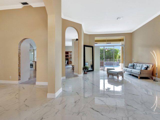 Продажа дома по адресу 19236 Bay Leaf Court - фото 6015502