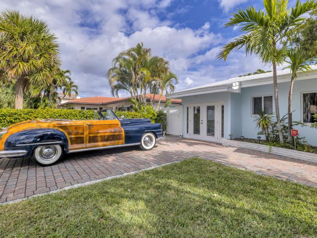 Дом в аренду по адресу 348 SE 18th Avenue - фото 5982759