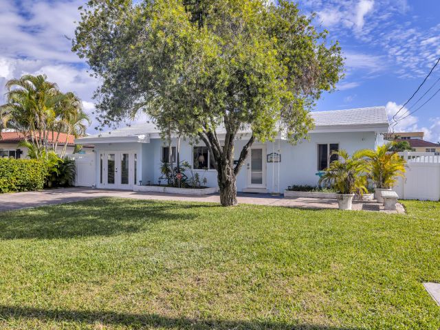 Дом в аренду по адресу 348 SE 18th Avenue - фото 5982762