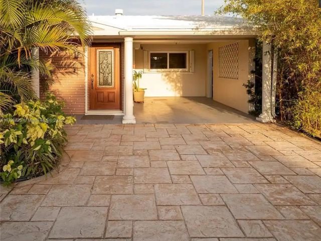 Продажа дома по адресу 5111 NE 15th Ave - фото 5979411