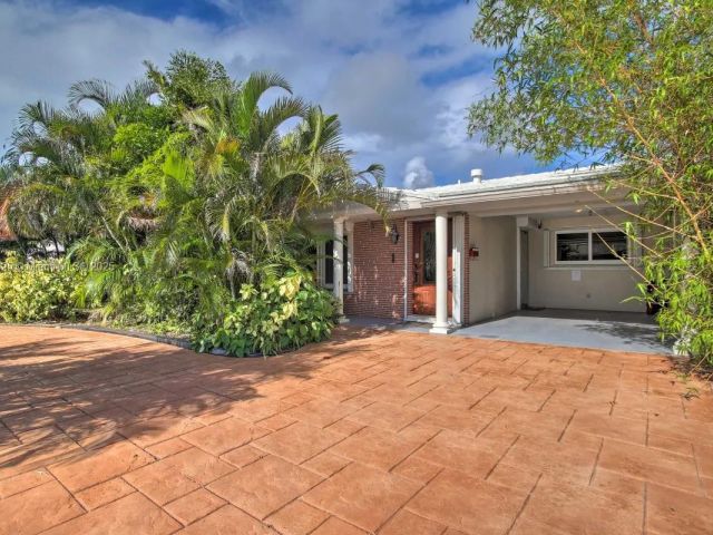 Продажа дома по адресу 5111 NE 15th Ave - фото 5979413