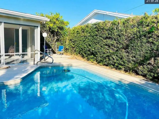 Продажа дома по адресу 5111 NE 15th Ave - фото 5979414