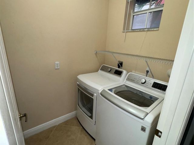 Продажа дома по адресу 1033 NE 17th Way 605 - фото 5981457