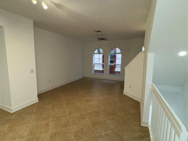 Продажа дома по адресу 1033 NE 17th Way 605 - фото 5981461