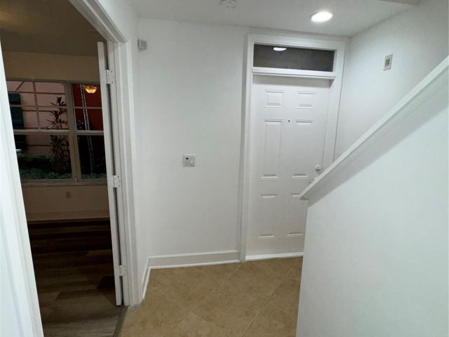 Продажа дома по адресу 1033 NE 17th Way 605 - фото 5981467