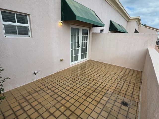 Продажа дома по адресу 1033 NE 17th Way 605 - фото 5981472