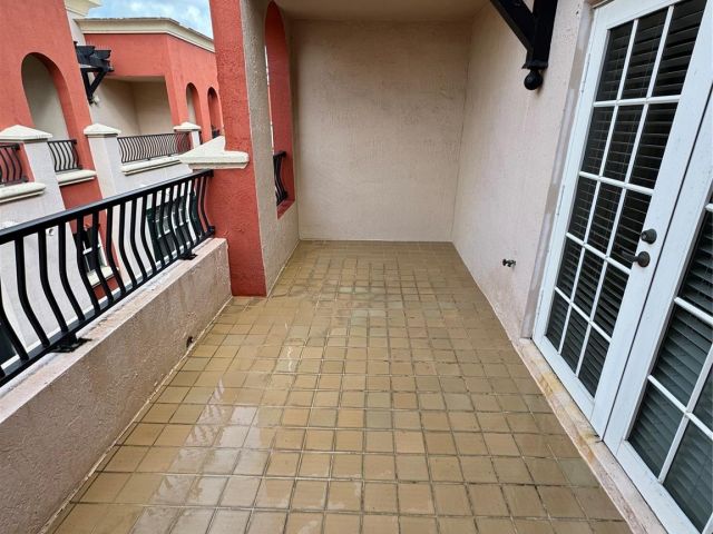 Продажа дома по адресу 1033 NE 17th Way 605 - фото 5981473