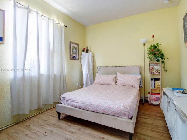 Продажа дома по адресу 1156 NE 37th Pl - фото 6036567