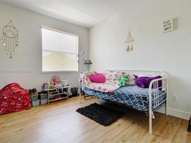 Продажа дома по адресу 1156 NE 37th Pl - фото 6036568