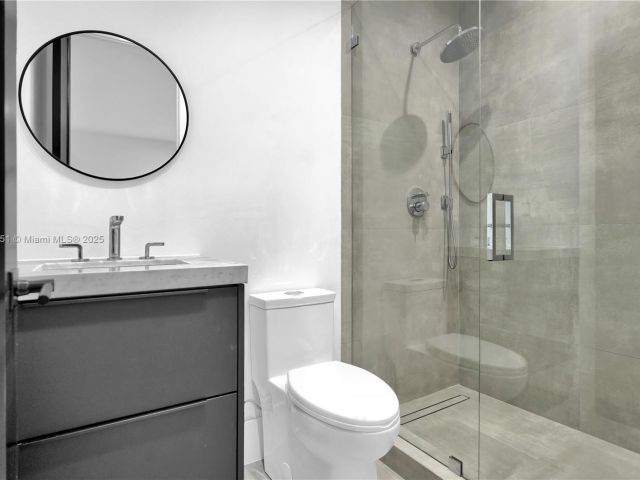 Продажа дома по адресу 30 NE 50th St - фото 5987259