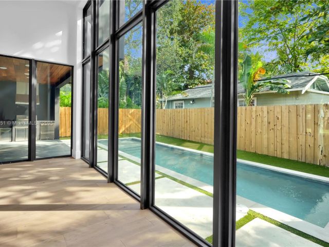 Продажа дома по адресу 30 NE 50th St - фото 5987265